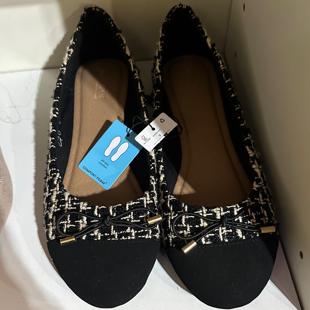 Ardenes Elegant Black and White Women's Flats